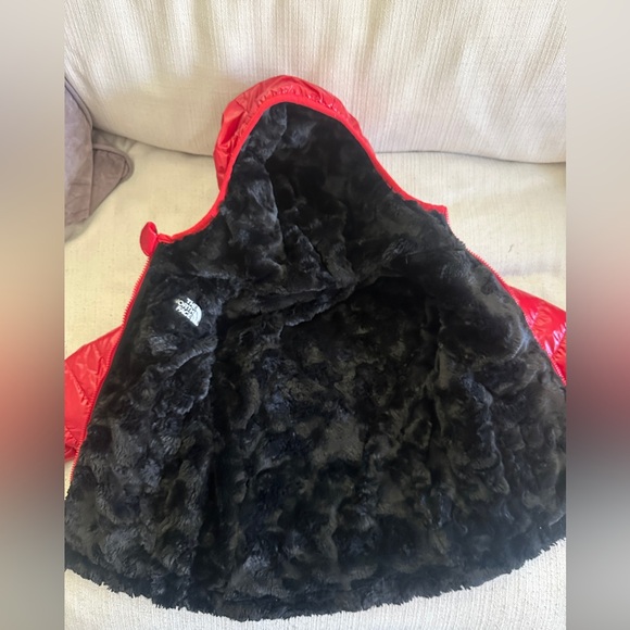 The North Face Hooded Reversible Puffer Jacket 4T - Picture 5 of 8